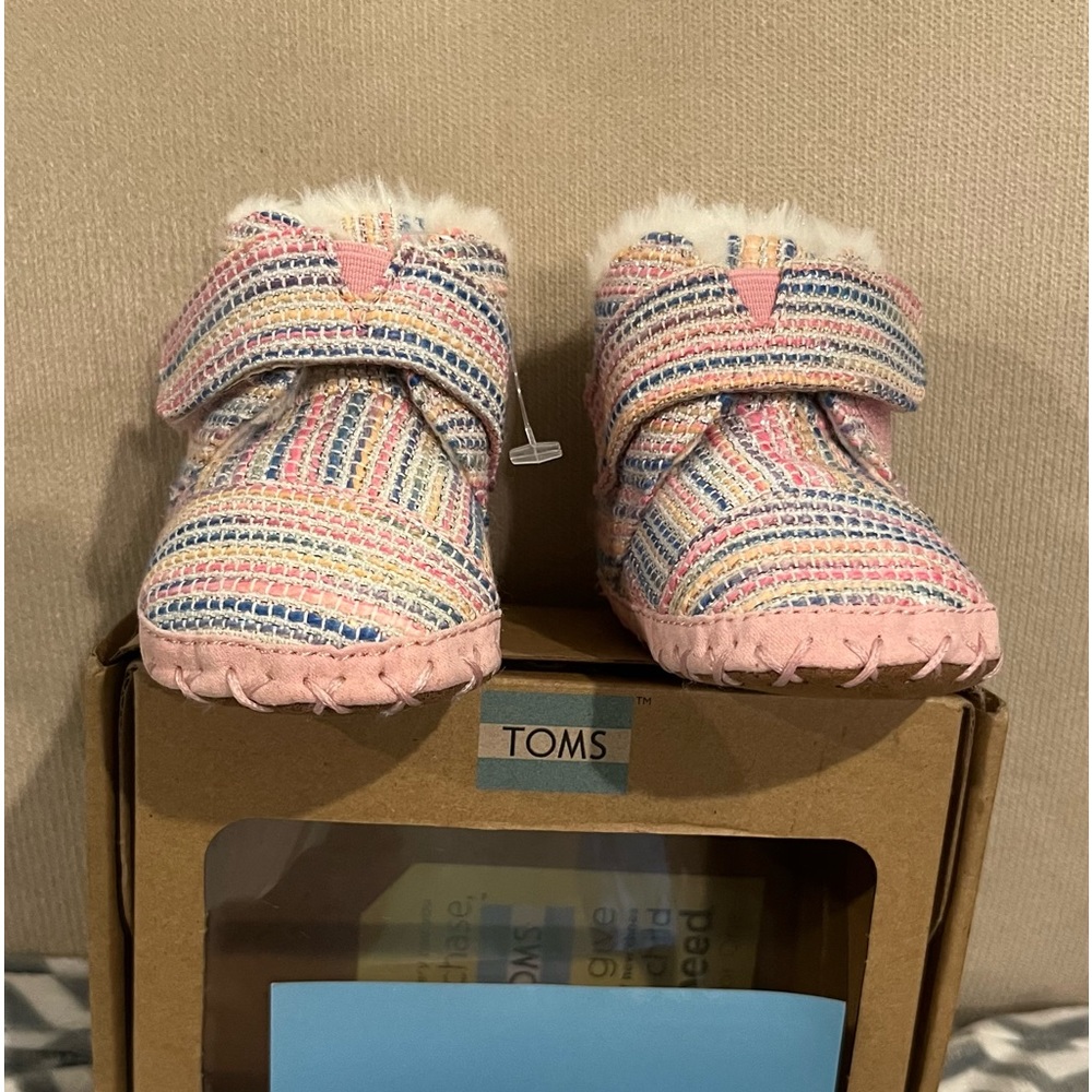 TOMS Cuna Pink Metallic Woven Booties Size 4
